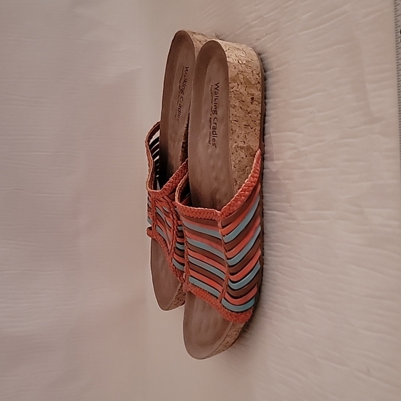 Walking Cradles Sandals - Picture 4 of 6